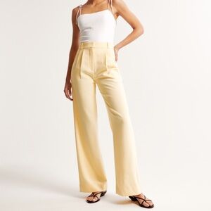 Brand New Ultra High Wide Curve Love Abercrombie Size 28 Yellow NWT
